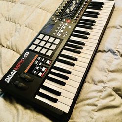 Akai MPK 49 