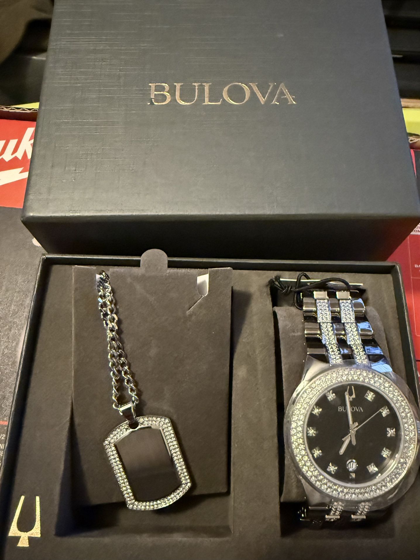 Reloj Bulova y Cadena
