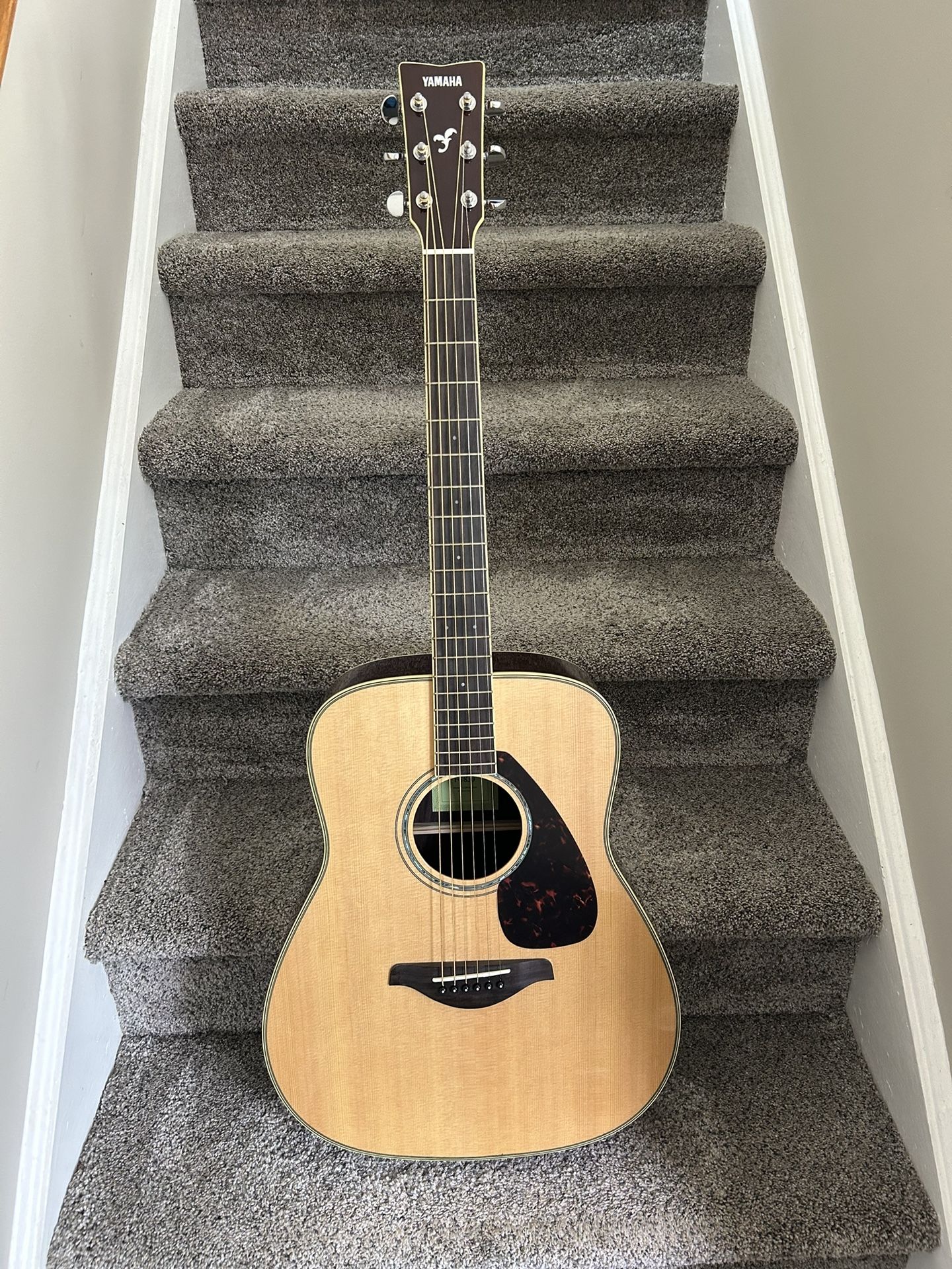 Yamaha FG830 Acoustic Guitar