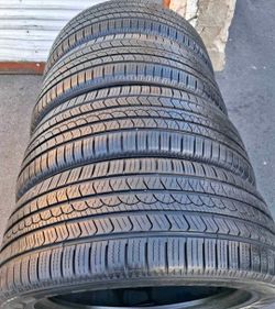 245 45 19 Pirelli Tires Con 80% de Vida Las 4
