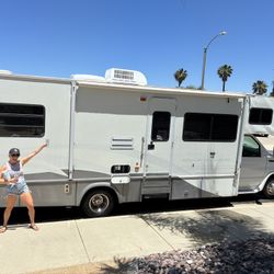 2000 Winnebago Minnie Winnie