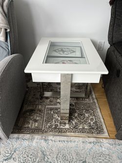 Modern End table With Removable Glass Top