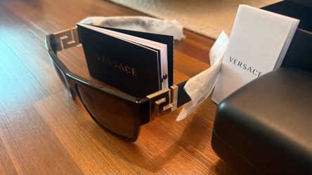 Brand new Versace Polaroid glasses!