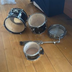 Ludwig 4 Pieces Drum Set Plus Stand