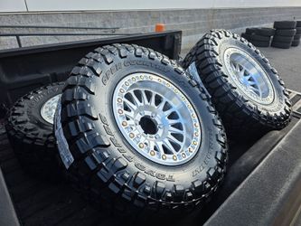 17" KM445 beadlocks w/ 33x12.50R17 Toyo RT Pro