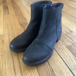 Black SOREL Boots Size 9
