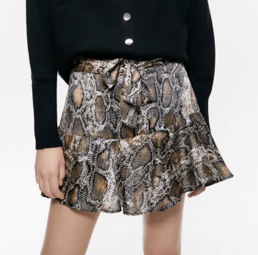 NWT ZARA skorts ties on waist snake print women’s Size Medium