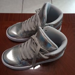 Adidas shoes for women size 5 1/2