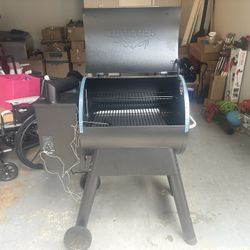 TRAEGER GRILL BRAND NEW 
