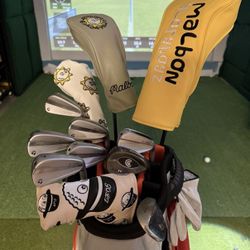 Taylormade Golf Set With Cart Bag
