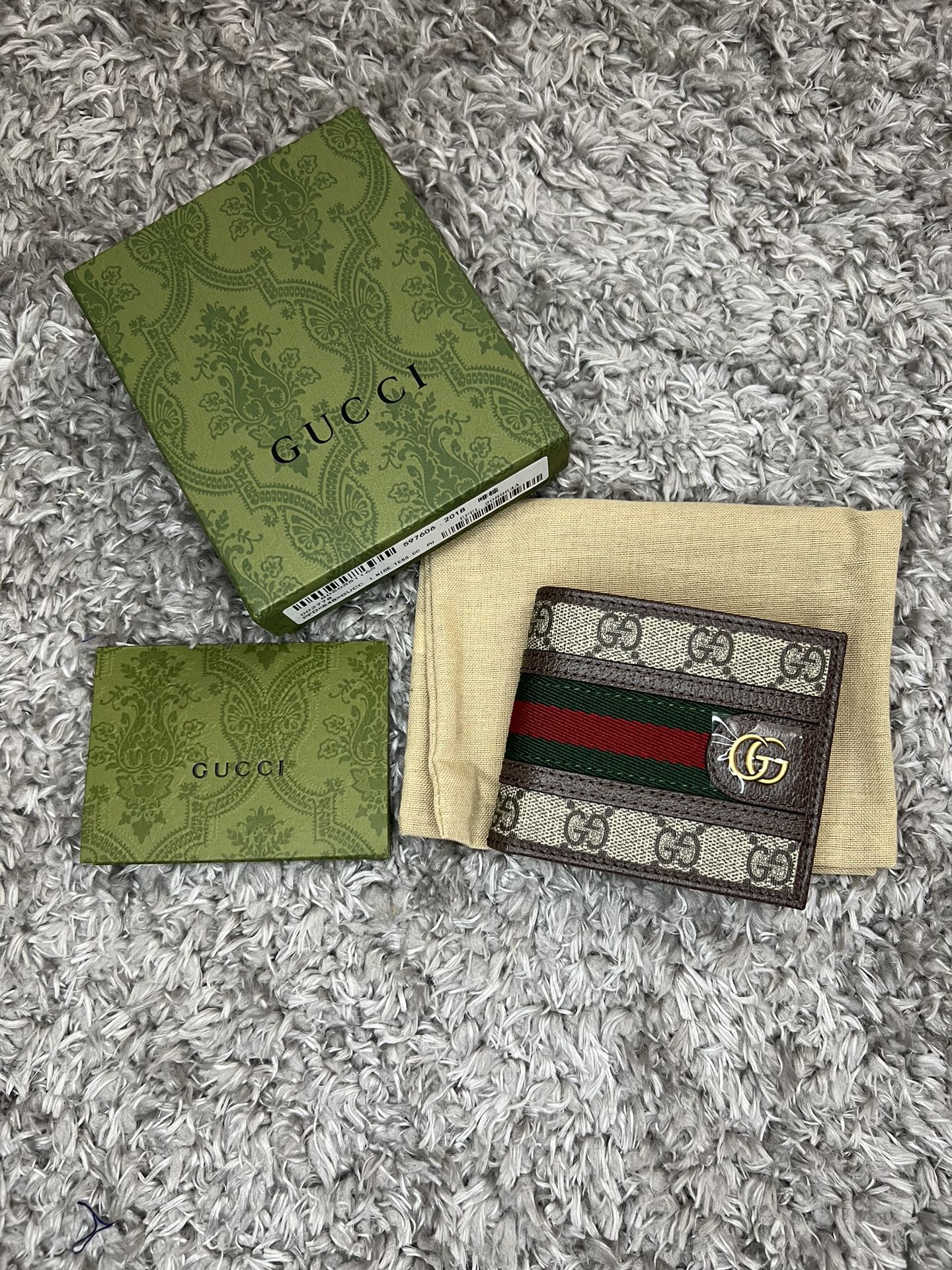 Gucci wallet 