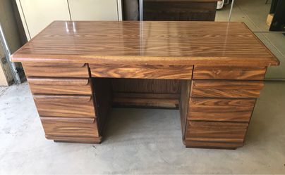 Wood Grain Double Pedestal Office Desk