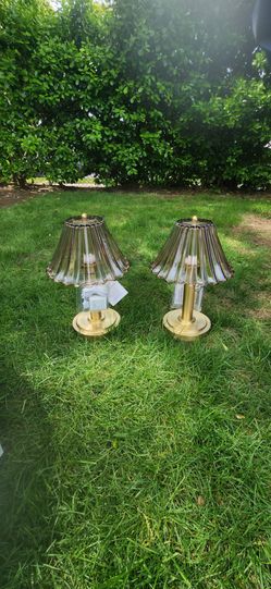 2 glass lamps