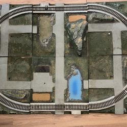AC GILBERT CO 1964 9 PIECE TRAIN RAILROAD SET TRACK LAYOUT