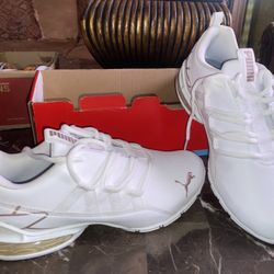 New Pumas Sz 6 Women