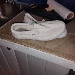 VANS SLIP ONS WHITE SIZE 9 WOMENS