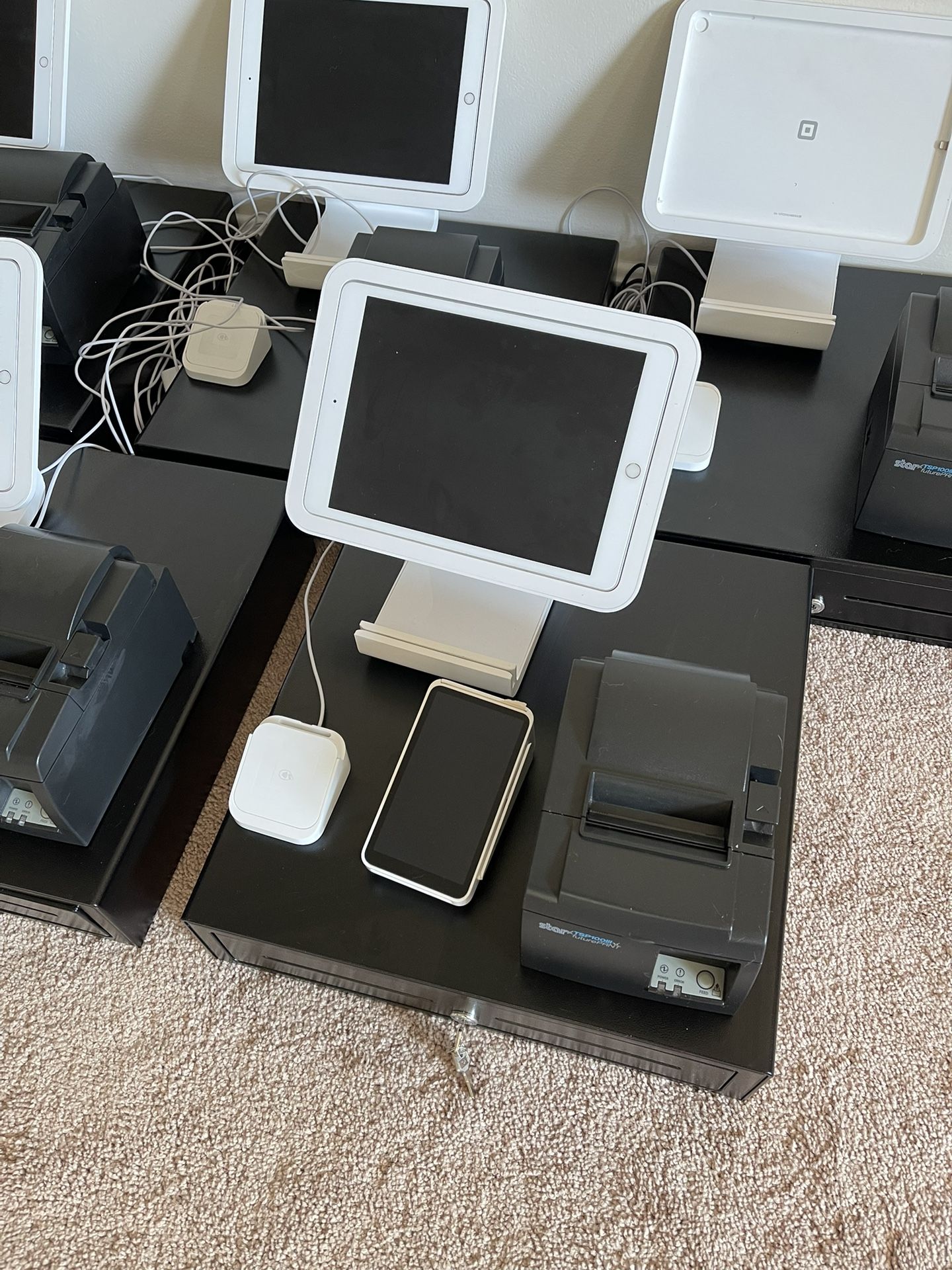 Like New Square POS system includes stand with card swipe reader, contactless/chip reader, receipt printer, cash drawer