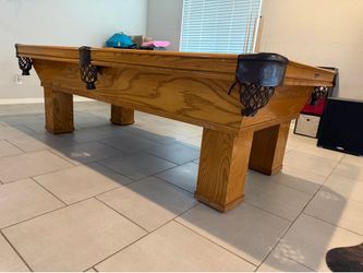 8’ Connelly Ventana Pool Table - Excellent condition