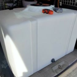 Water Tank 110 Gallon Brand New !With 2 New Straps 