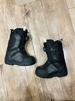 Flow kids snowboarding boots size 1