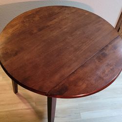 Drop leaf table