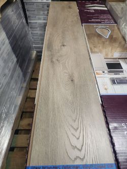 Home Decorators Collection
Virgil Island Oak 12 mm T x 8 in. W Waterproof Laminate Wood Flooring (15.9 sqft/case