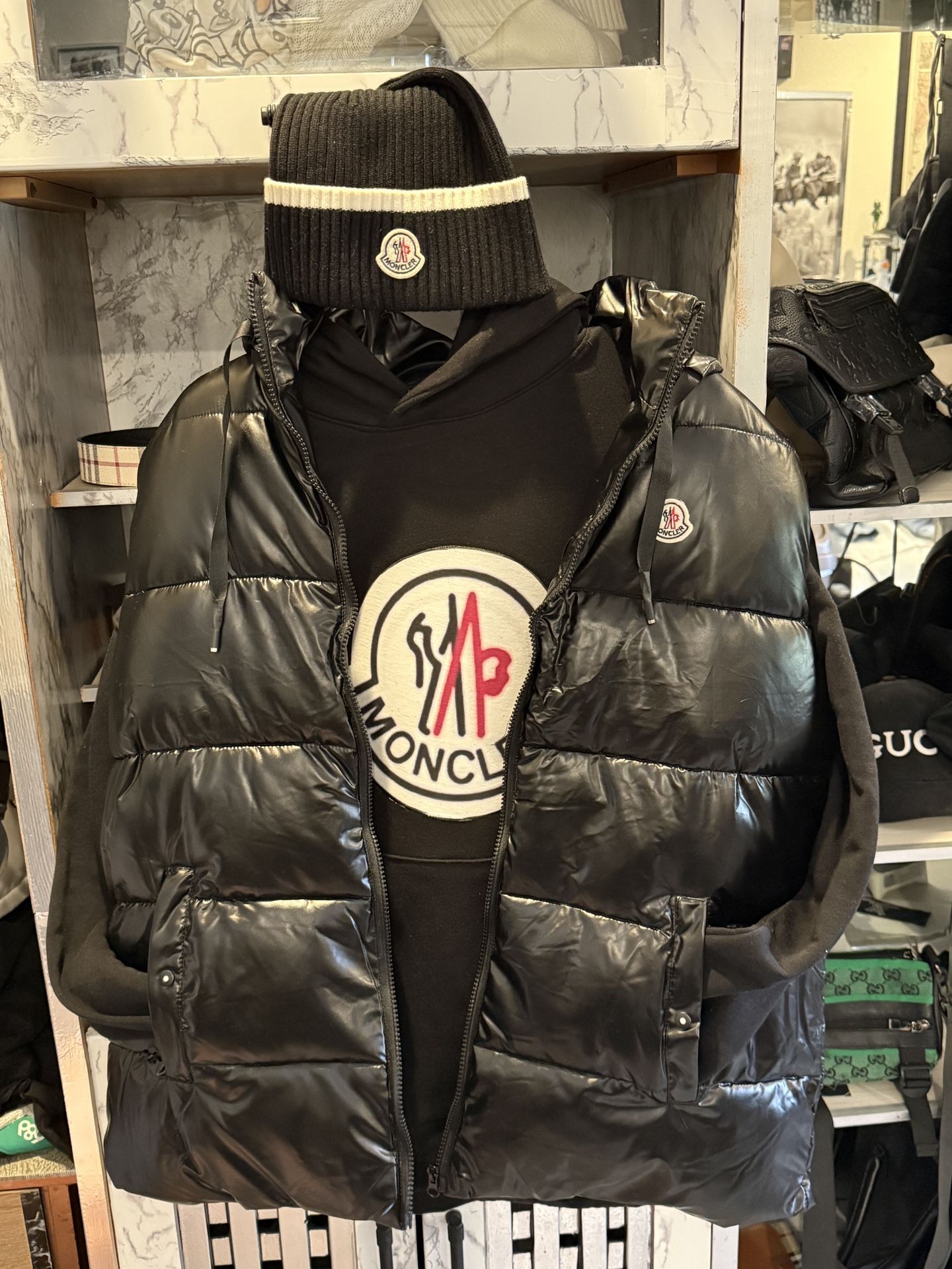 Puffer Vest, Beanie And Hoodie In Mens large, Xl