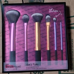 Real Techniques Makeup Brush Gift Set