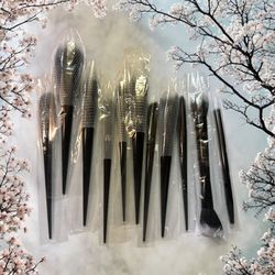 Kat Von D 11 Makeup Brush Set & Kit Foundation Blush Highlight Concealer Powder Sculpting Eyeshadow