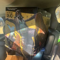 The Walking Dead Mcfarlane Signed Ezekiel And Shiva Statues. Signed By Mcfarlane