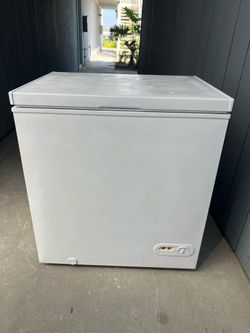5.3 cubic feet Deep Freezer