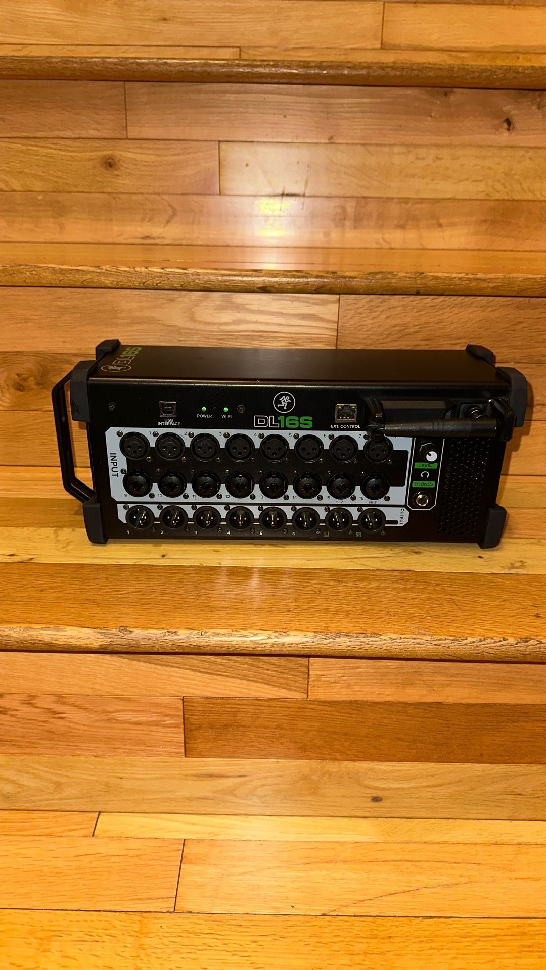 Mackien Digital Mixer