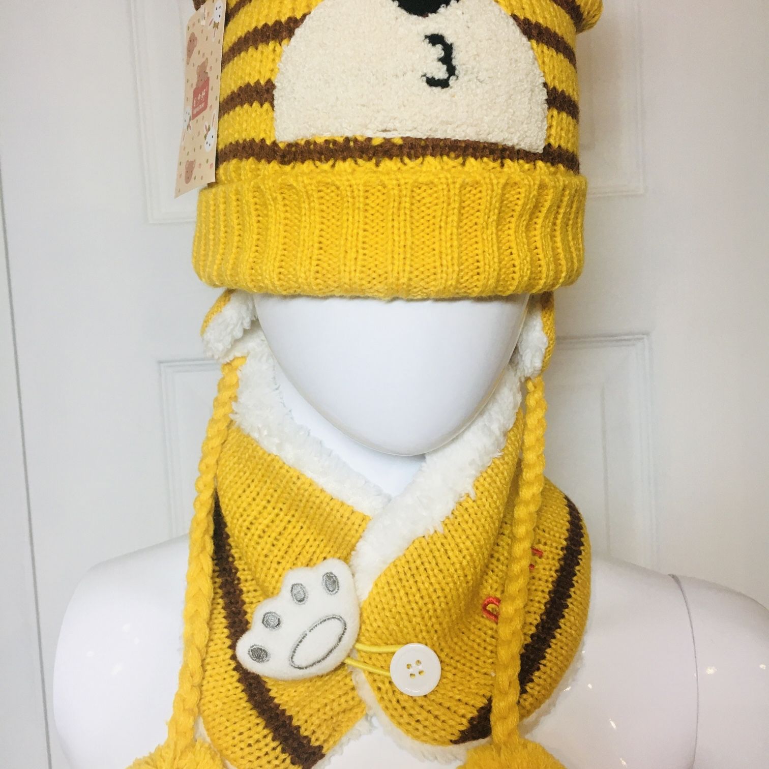 Tiger 🐻 Toddler woolen yarns Hat and Scarf