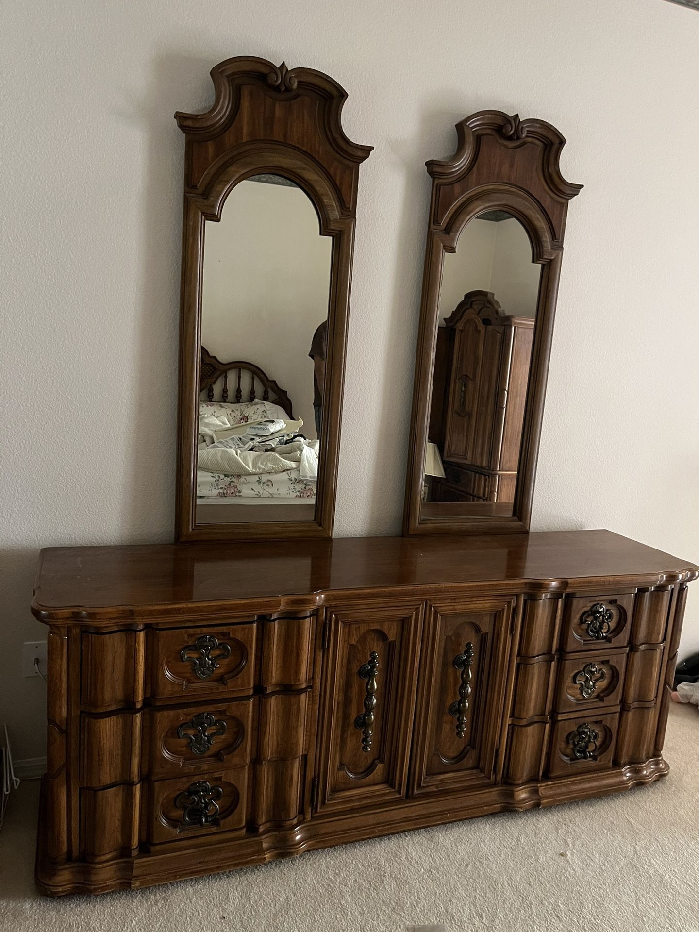 Dresser With Mirrors