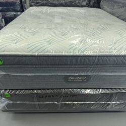QUEEN SIZE SIMMONS BEAUTYREST PRESSURESMART (PLUSH) PILLOW TOP MATTRESS & BOX SPRING BED SET