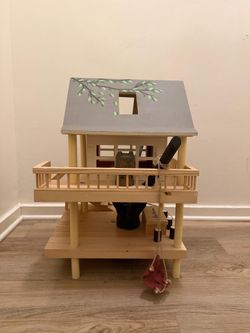 This item is a Crate & Barrel Treehouse Play Set.