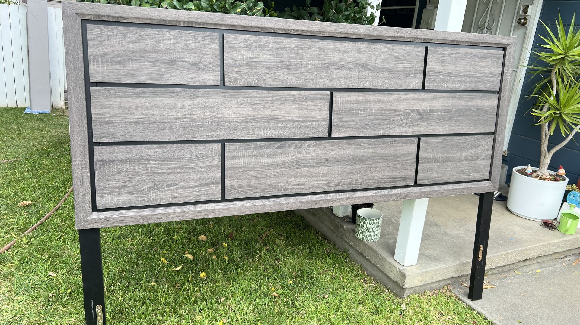 Brown Finish 1pc King Size Panel Bed Beautiful