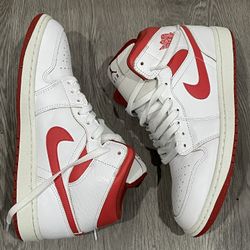 Air Jordan 1 Mid SE “Dune Red”