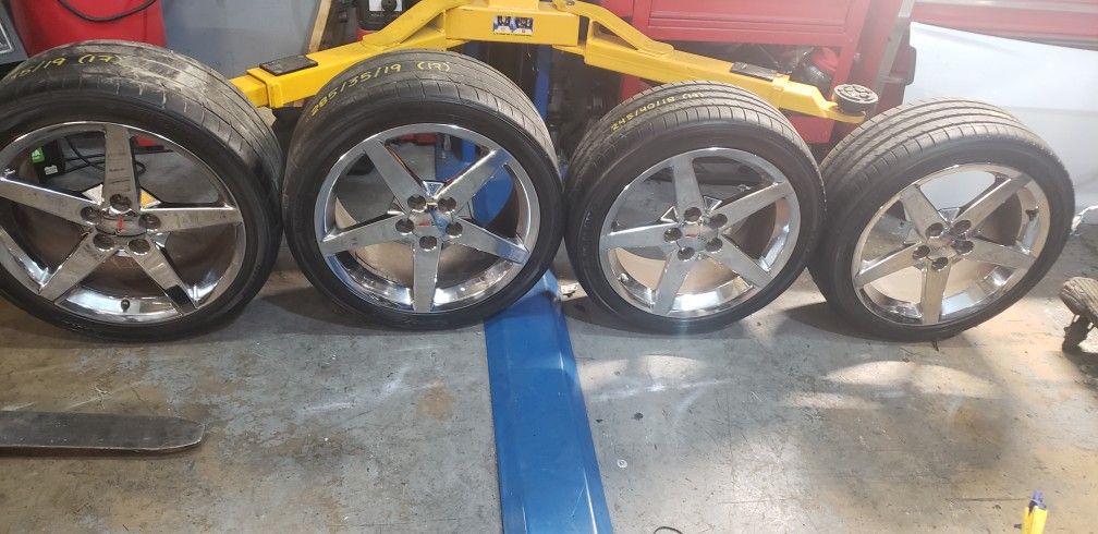 Corvette C6 Chrome Wheels and Tires