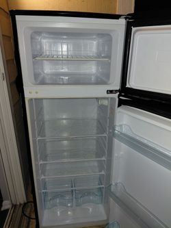 Refrigerator awanti