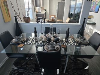 Glass Table w/4 Chairs