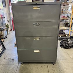 Vintage Industrial Metal Filing Cabinet – 4 Drawer