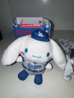 Hello Kitty Dodgers Blind Box Cinnamon Roll