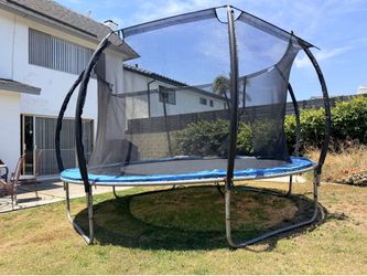15’ Round Trampoline with Net
