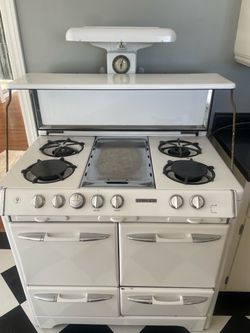 O'Keefe + Merritt stove range  great condition
