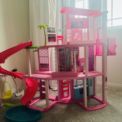 Barbie Dream House 