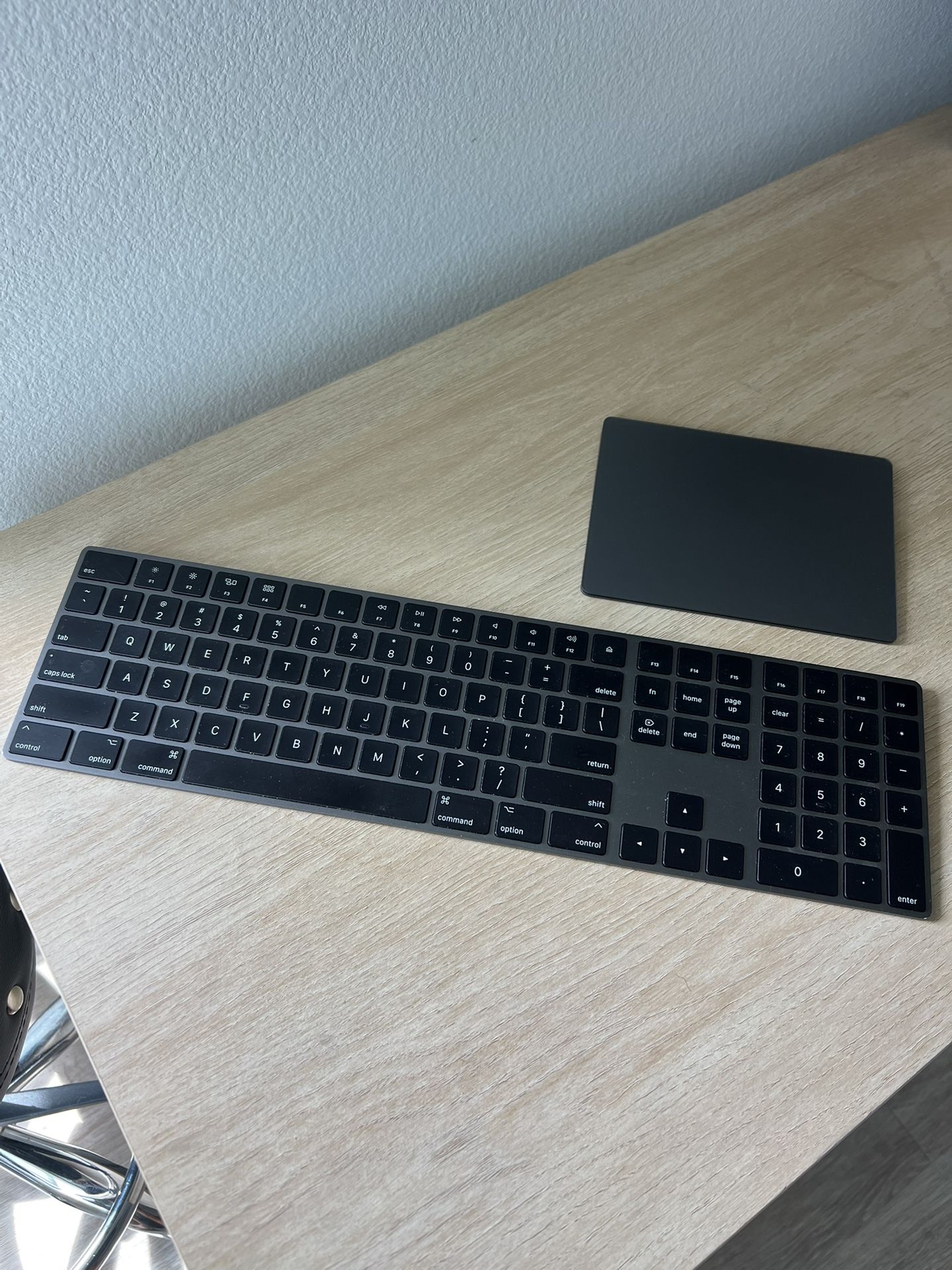 Apple Magic Keyboard And Magic Trackpad 2