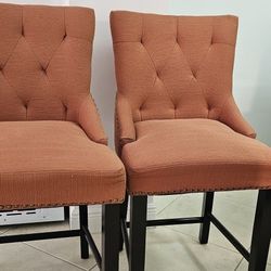 Set 2 Wood Bar Stools. Used. Good Condition. 