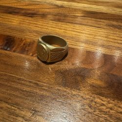 Golden Mens Ring Size 9/ Anillo Para Hombre Dorado