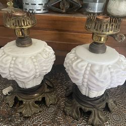 Vintage Ruffle Milk Glass Lamp